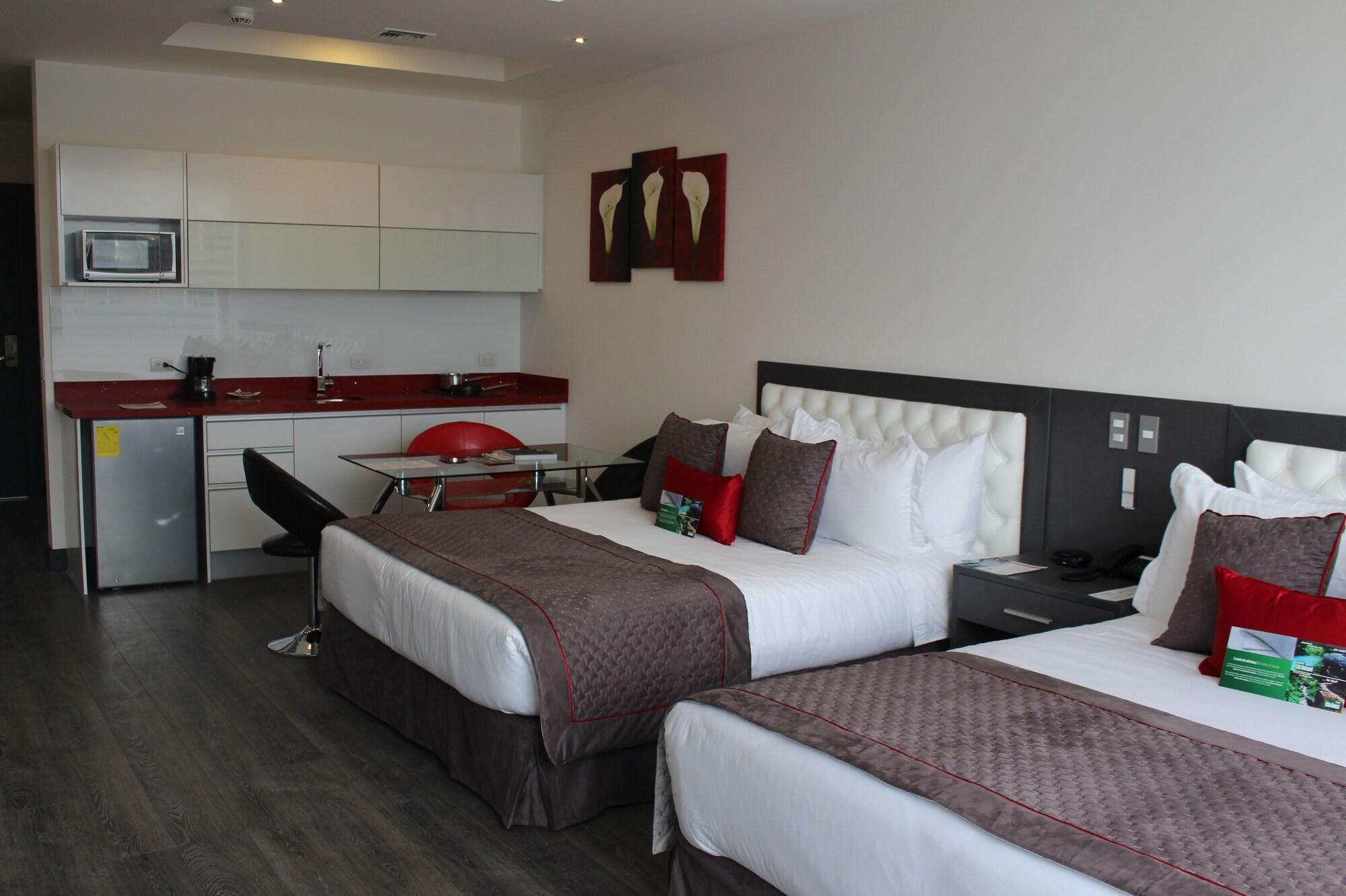 Citimed Hotel Кито Екстериор снимка